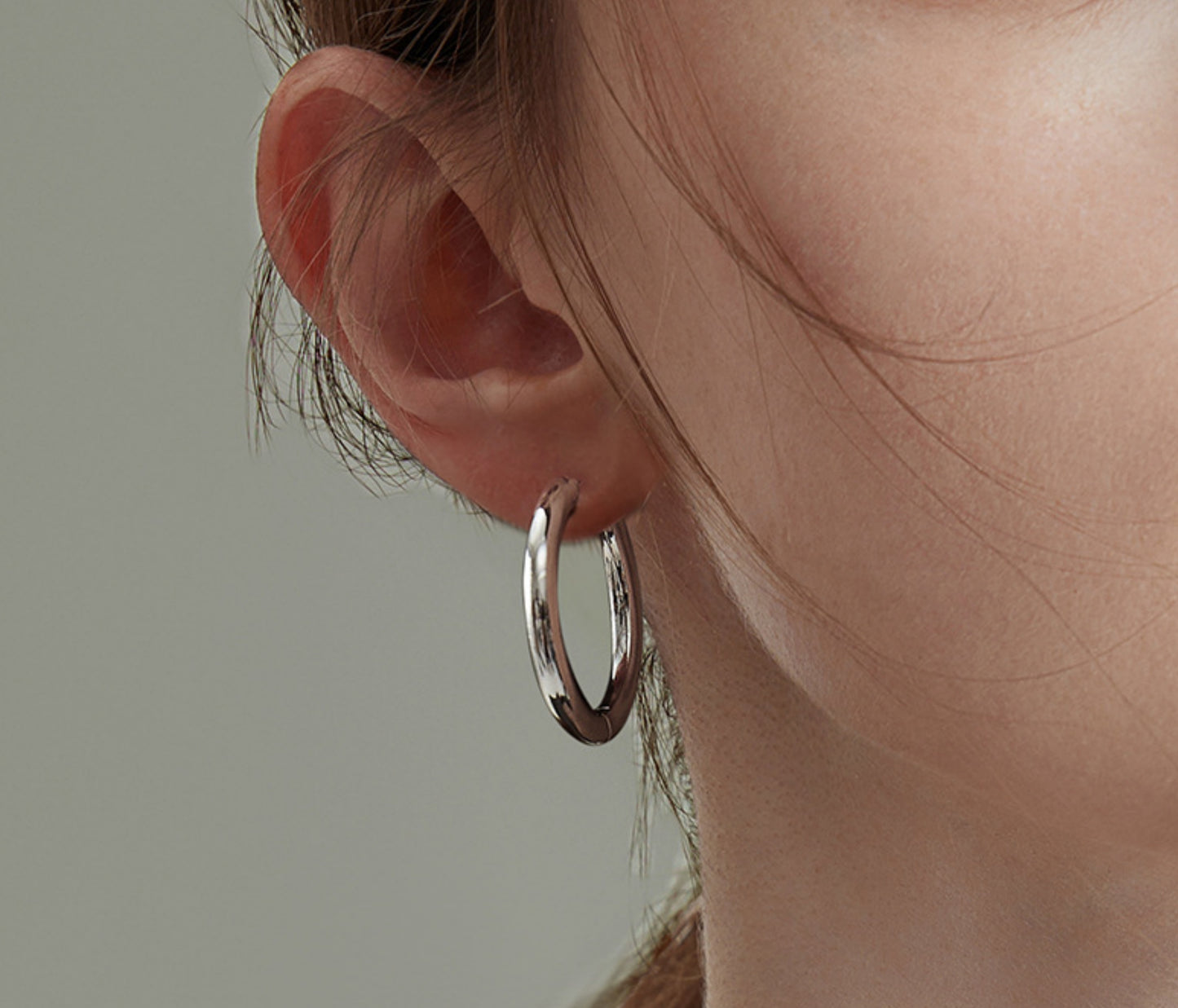 S925 sterling silver earrings.  simple, elegant women's earrings.  4g+4g accessories.